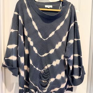 Umgee Gray and White Tie-Dye Sweater